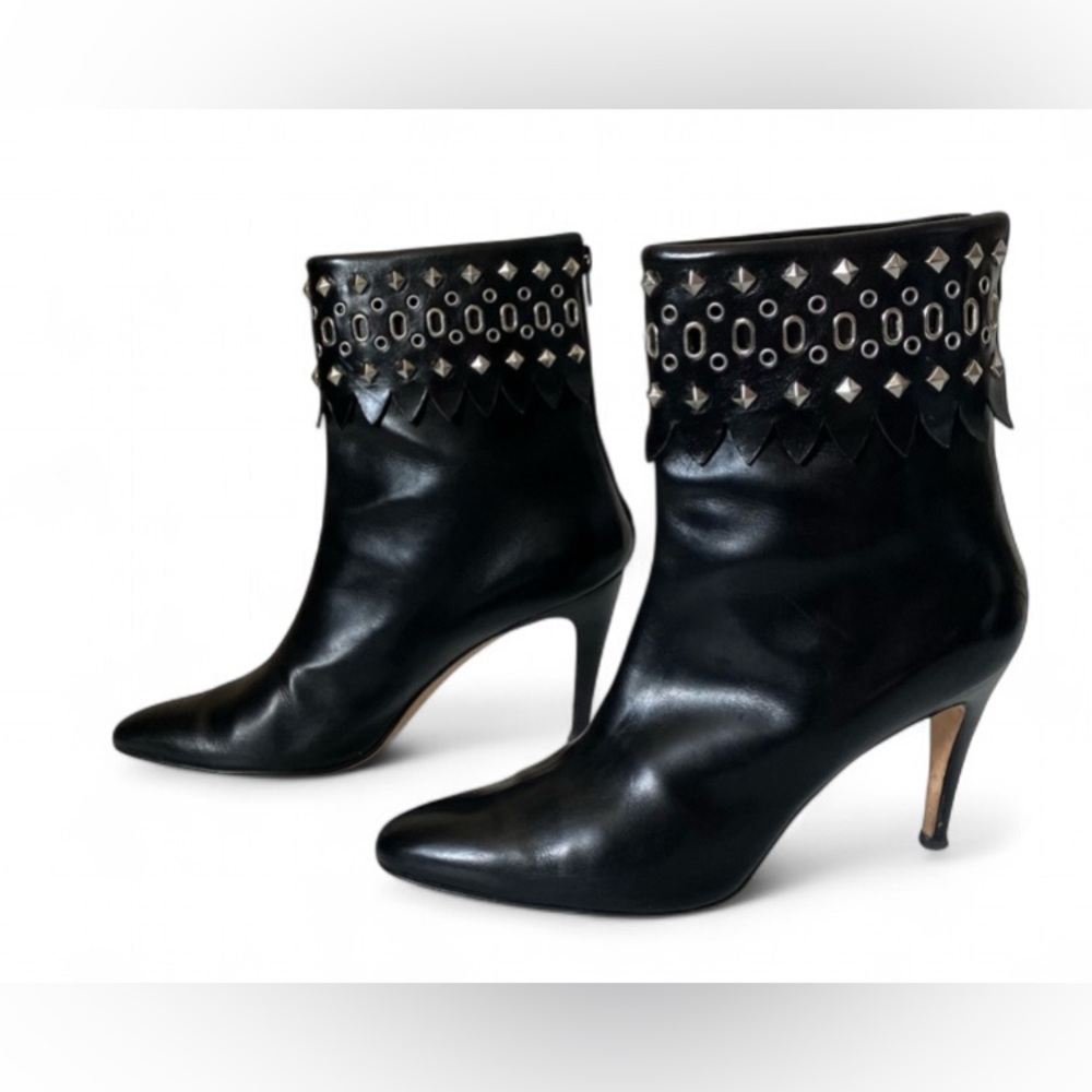 Manolo Blahnik Black Leather Rockstud Heeled Ankle Boots size EU 38.5 US 8